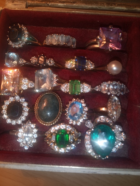 Show me your right hand rings!