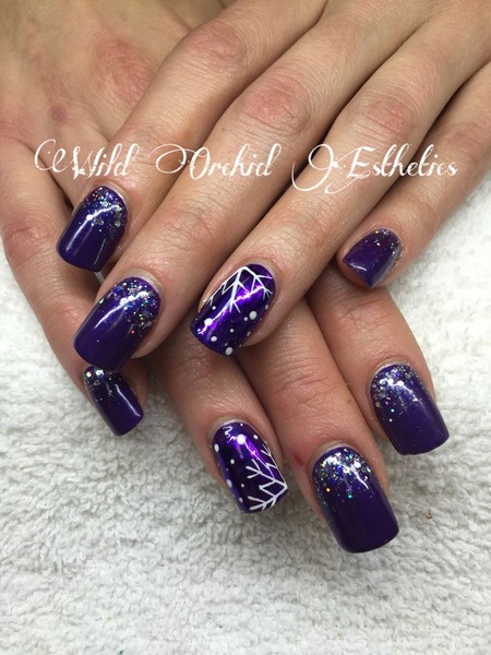 Please show me your Christmas nails