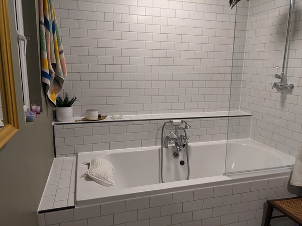 What wall tiles go with penny floor tiles?