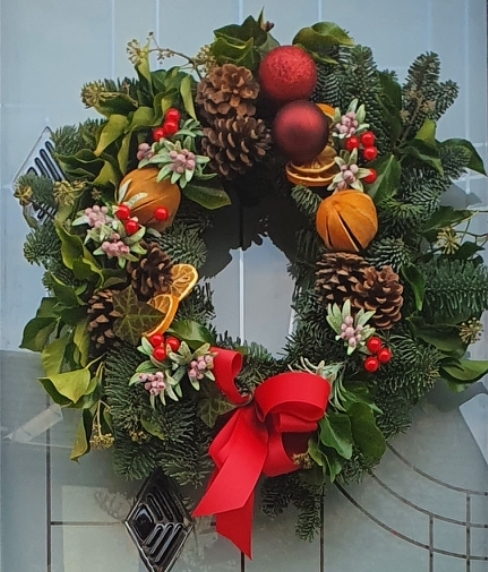 Can I see your wreaths please?!