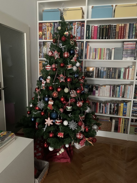 Do we have a show us your tree thread yet?
