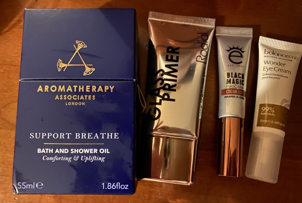 General “Waifs and Strays” Beauty Advent Calendar opening thread