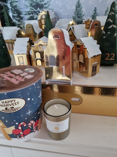 General “Waifs and Strays” Beauty Advent Calendar opening thread