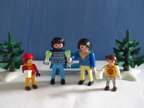 A very happy Christmas from the Playmobil people in our house...