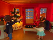 A very happy Christmas from the Playmobil people in our house...