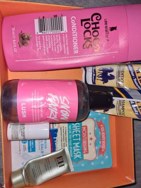Beauty addicts anonymous! A wonderful community of hoarders!