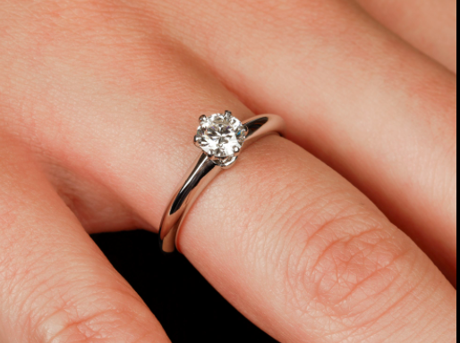 engagement ring - which one to get? (Photos included)