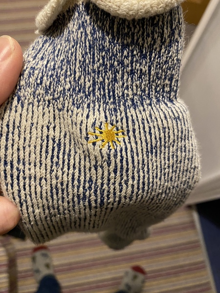 Sun motif socks, please help me find more…