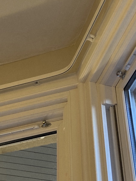 Bay Window Pole not going round corners