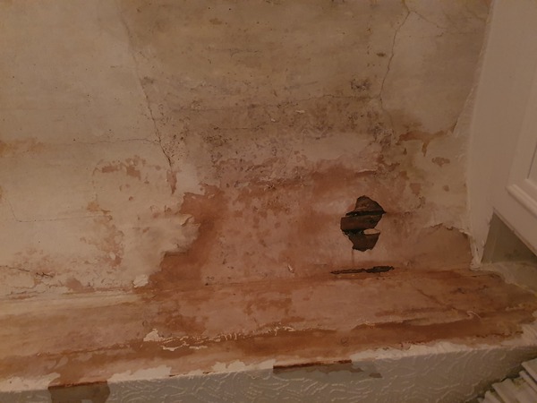 Please help.. new house and just discovered this.. (pics attached)