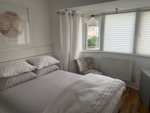 Can you show me how you’ve decorated your 3 panel bay window?