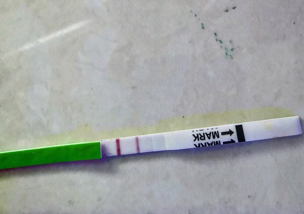 9dpo and 10dpo so faint? Dunno what to think?