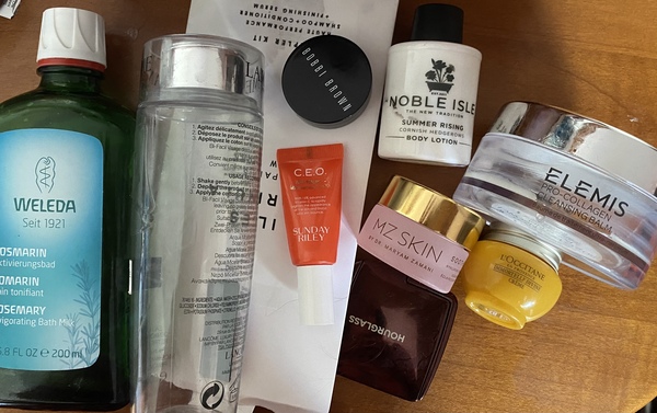 Beauty addicts anonymous! A wonderful community of hoarders!