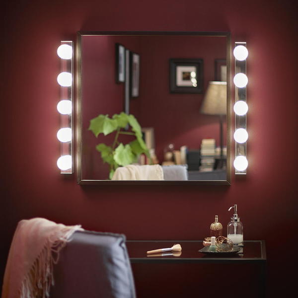 Hollywood Mirror