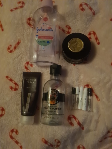 Beauty addicts anonymous! A wonderful community of hoarders!