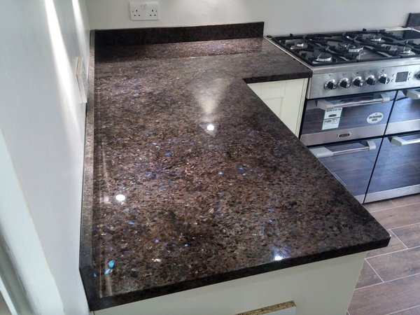 Please help choose worktop and cupboard colour