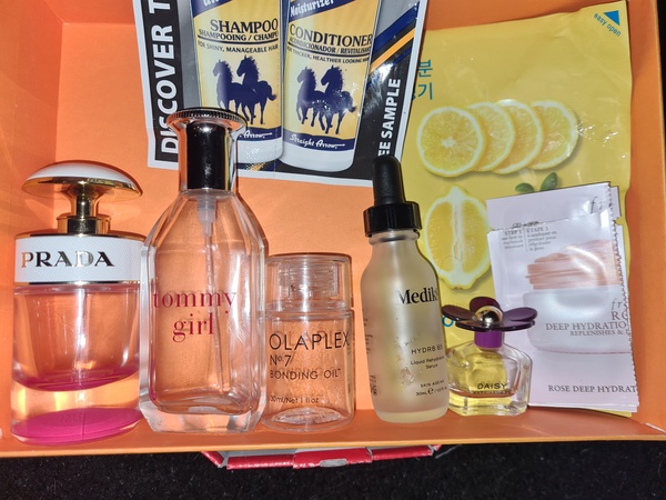 Beauty addicts anonymous! A wonderful community of hoarders!