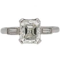What’s fashionable for a diamond ring these days?