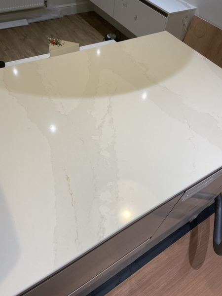 If you have pale grey handleless kitchen cabinets…