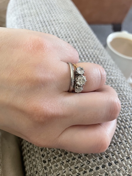 Antique wedding ring - help me find one please!
