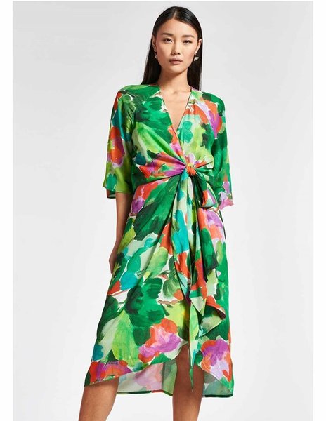 Help me look GREAT at my friend’s wedding