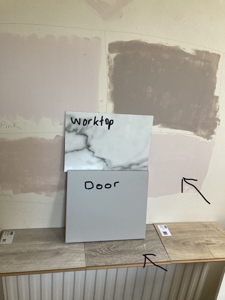 If you have pale grey handleless kitchen cabinets…