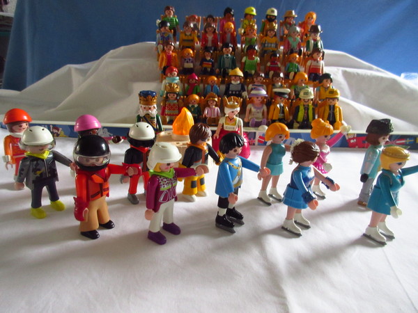 It's the start of the Winter Olympics for the Playmobil people in our house...