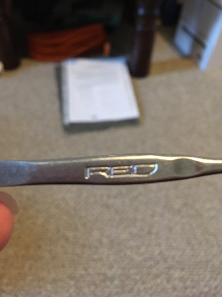 To ask for help identifying tweezers