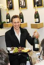 Swagger Inn 170. Autumn is here with a vengeance.  I think we'll just hide under the duvet --with HBFs-- until Spring.