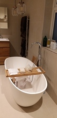 Do you havr a freestanding bath?