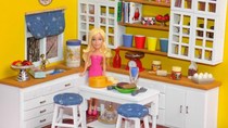 Could I see pictures of small kitchens please?