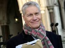 To fucking hate Nicholas Witchell?