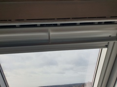 Help - airbnb Velux type window won't close!