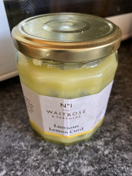 Where is all the lemon curd?