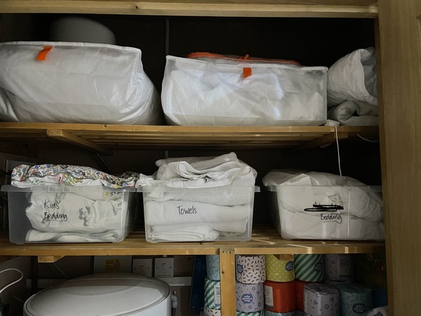 Is it possible to buy labelled bags to keep bedlinen in?