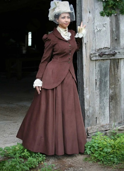 Is this outfit historically plausible?