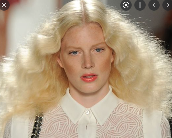 To be tired of negative comments about curly hair?