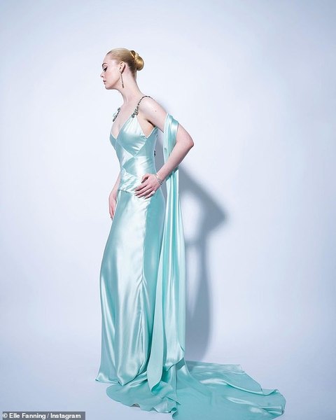 Oh my! If ever a dress could make me work harder …