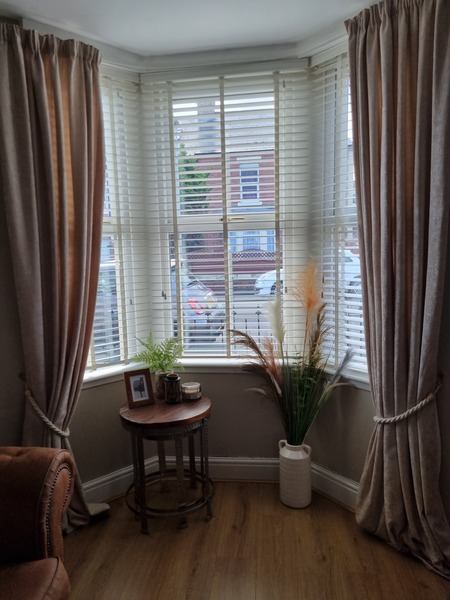 Wooden blinds.. Tapes or no tapes?