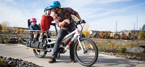 Does anyone use a bike and trailer for carting kids around daily?!