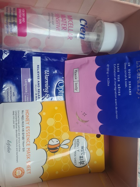 Are you addicted to beauty products? If so, please join - we are "Beauty addicts anonymous" 💜