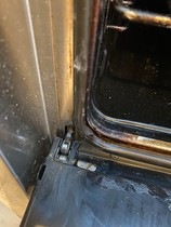 Range cooker: oven door misalligned while moving and doesn't close anymore!