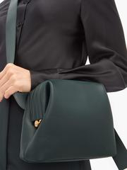 Les Parisiennes des Mamansnet: Maids Cosplaying as Schoolboys are Going to Get Themselves Cancelled by North Korea