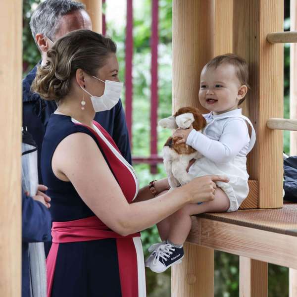 Royal Style: tiaras diamonds and bling, peplums and ruching not our thing