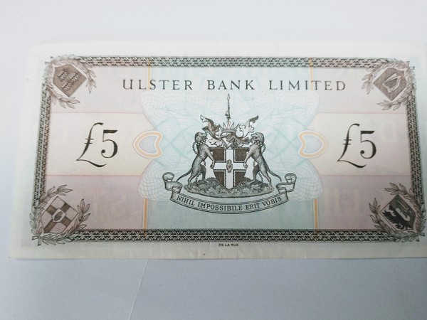 Is an Ulster Bank £5 legal tender in England?