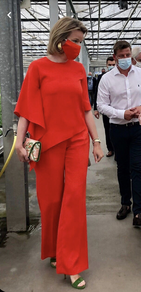 Royal Style: tiaras diamonds and bling, peplums and ruching not our thing