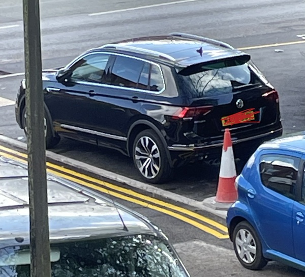 Surely neighbour cannot park here?!