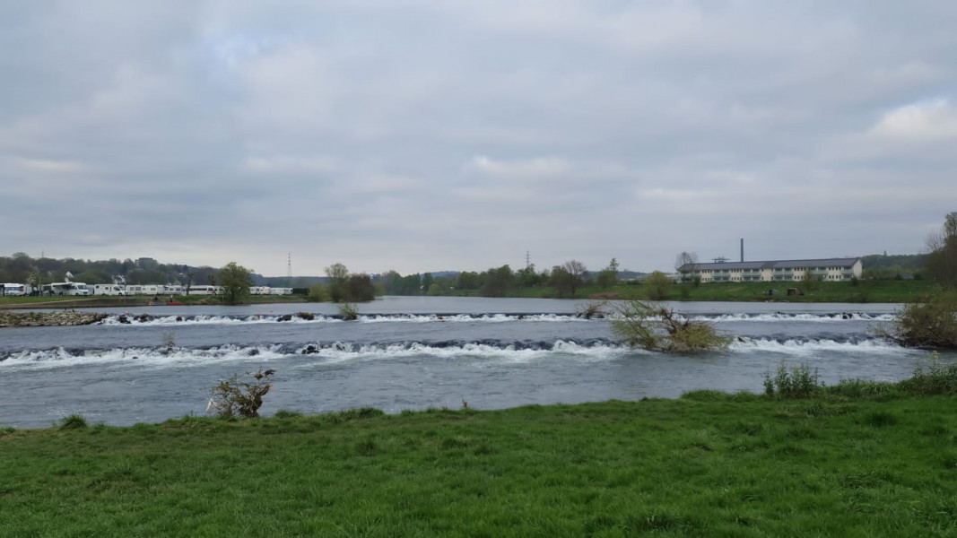 Come and tell me your dull and unexciting news 22: Calmly through the day