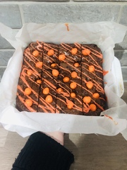 Can I show off my Easter cake? And would anyone like to show me theirs?