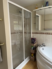 What can I do with this bathroom?